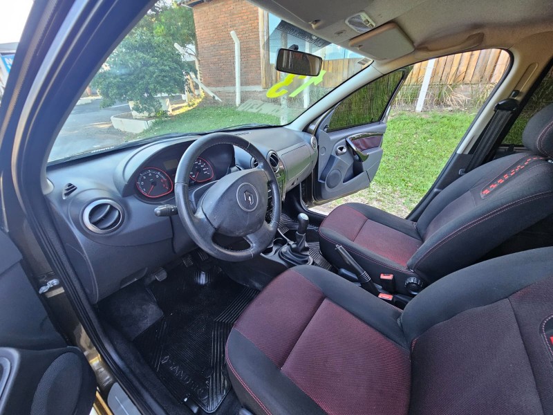 SANDERO 1.6 STEPWAY 8V FLEX 4P MANUAL - 2013 - VENâNCIO AIRES