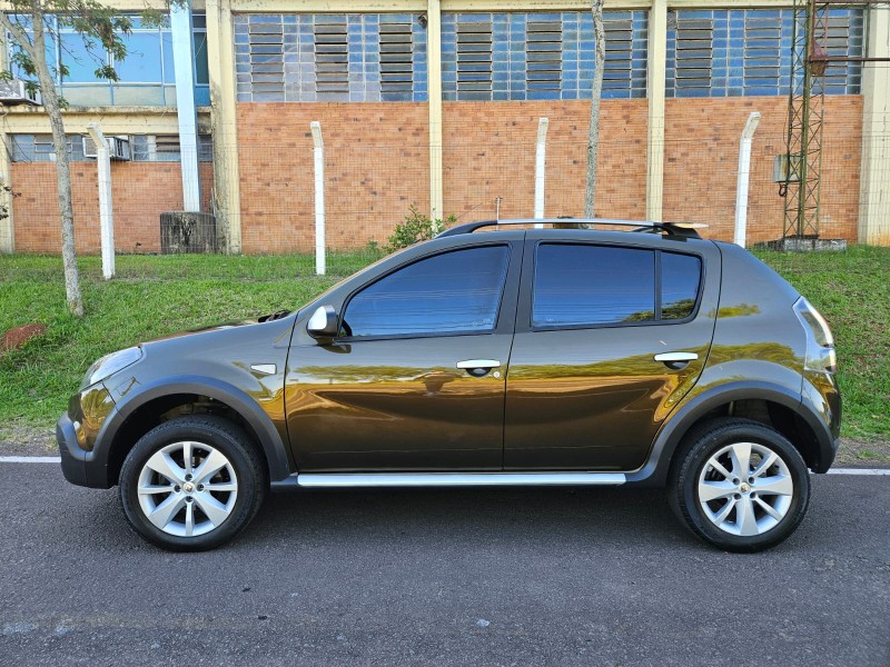 SANDERO 1.6 STEPWAY 8V FLEX 4P MANUAL - 2013 - VENâNCIO AIRES