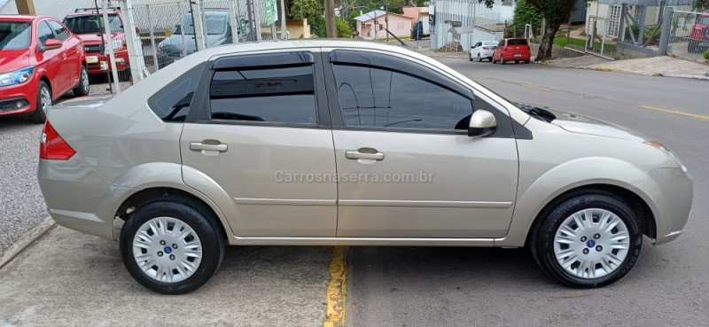FIESTA 1.6 MPI SEDAN 8V FLEX 4P MANUAL - 2010 - FARROUPILHA
