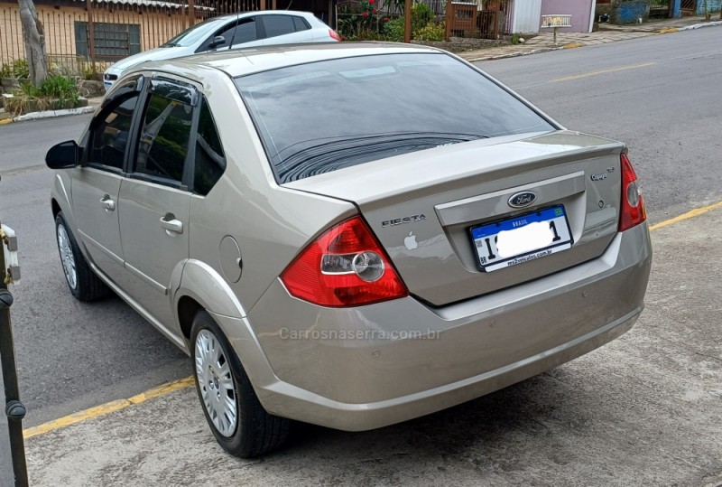 FIESTA 1.6 MPI SEDAN 8V FLEX 4P MANUAL - 2010 - FARROUPILHA