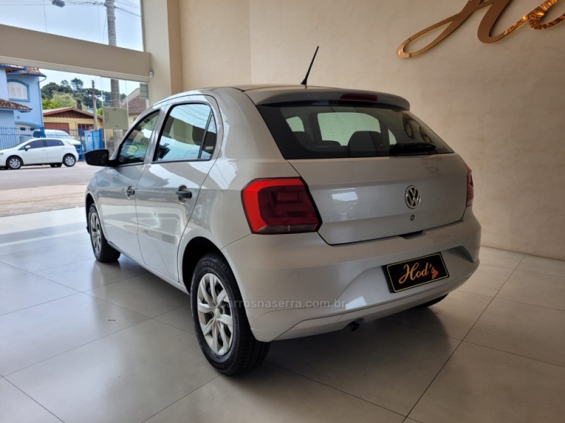 GOL 1.0 MI TRENDLINE 8V FLEX 4P MANUAL - 2023 - CANELA