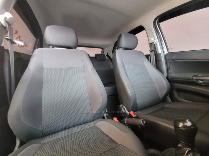 GOL 1.0 MI TRENDLINE 8V FLEX 4P MANUAL - 2023 - CANELA