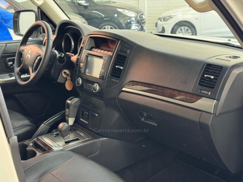 PAJERO FULL 3.2 HPE 4X4 16V DIESEL 4P AUTOMÁTICO - 2014 - SANTA CRUZ DO SUL