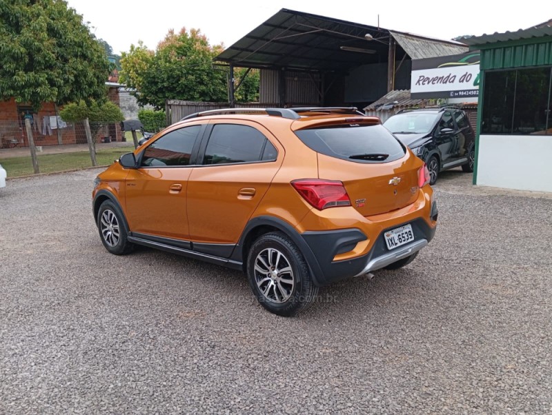 ONIX 1.4 MPFI ACTIV 8V FLEX 4P AUTOMÁTICO - 2017 - PICADA CAFé