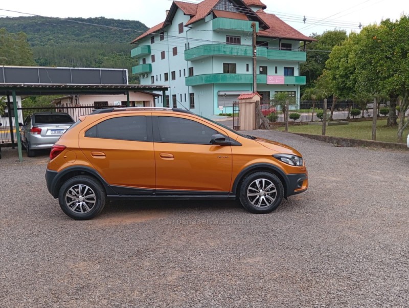 ONIX 1.4 MPFI ACTIV 8V FLEX 4P AUTOMÁTICO - 2017 - PICADA CAFé