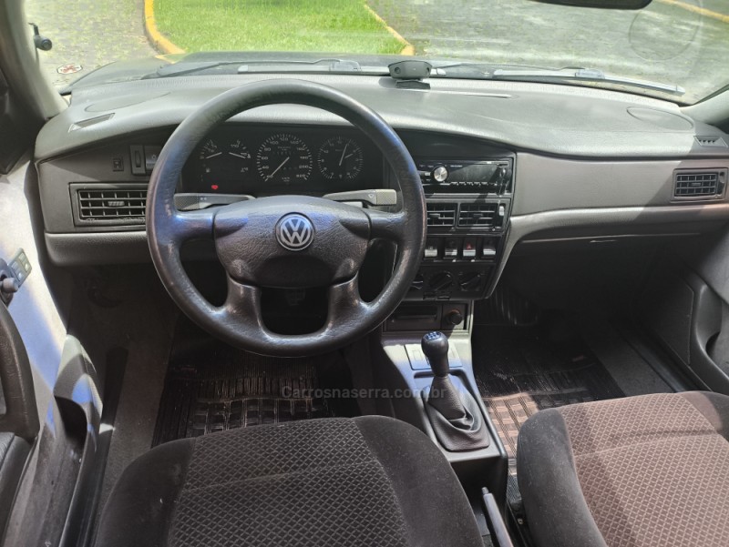 SANTANA 2.0 MI 8V GASOLINA 4P MANUAL - 1997 - FARROUPILHA