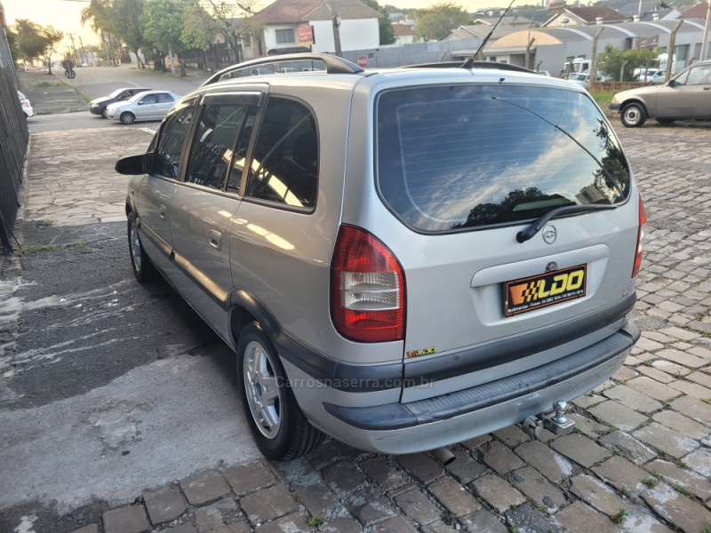 ZAFIRA 2.0 MPFI CD 16V GASOLINA 4P MANUAL - 2002 - CAXIAS DO SUL