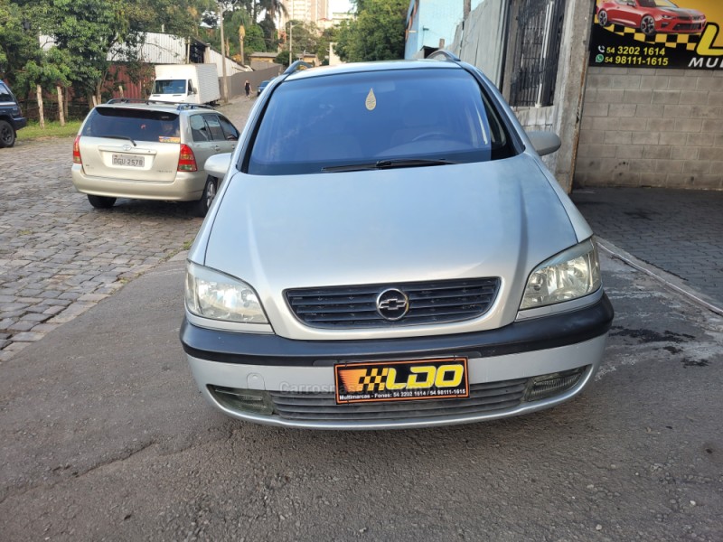 ZAFIRA 2.0 MPFI CD 16V GASOLINA 4P MANUAL - 2002 - CAXIAS DO SUL