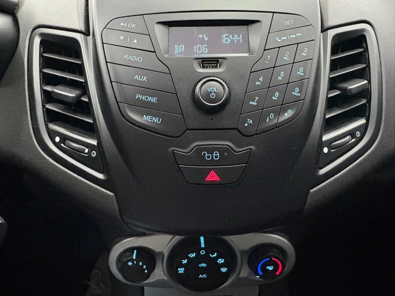 FIESTA 1.6 SE HATCH 16V FLEX 4P MANUAL - 2017 - FARROUPILHA