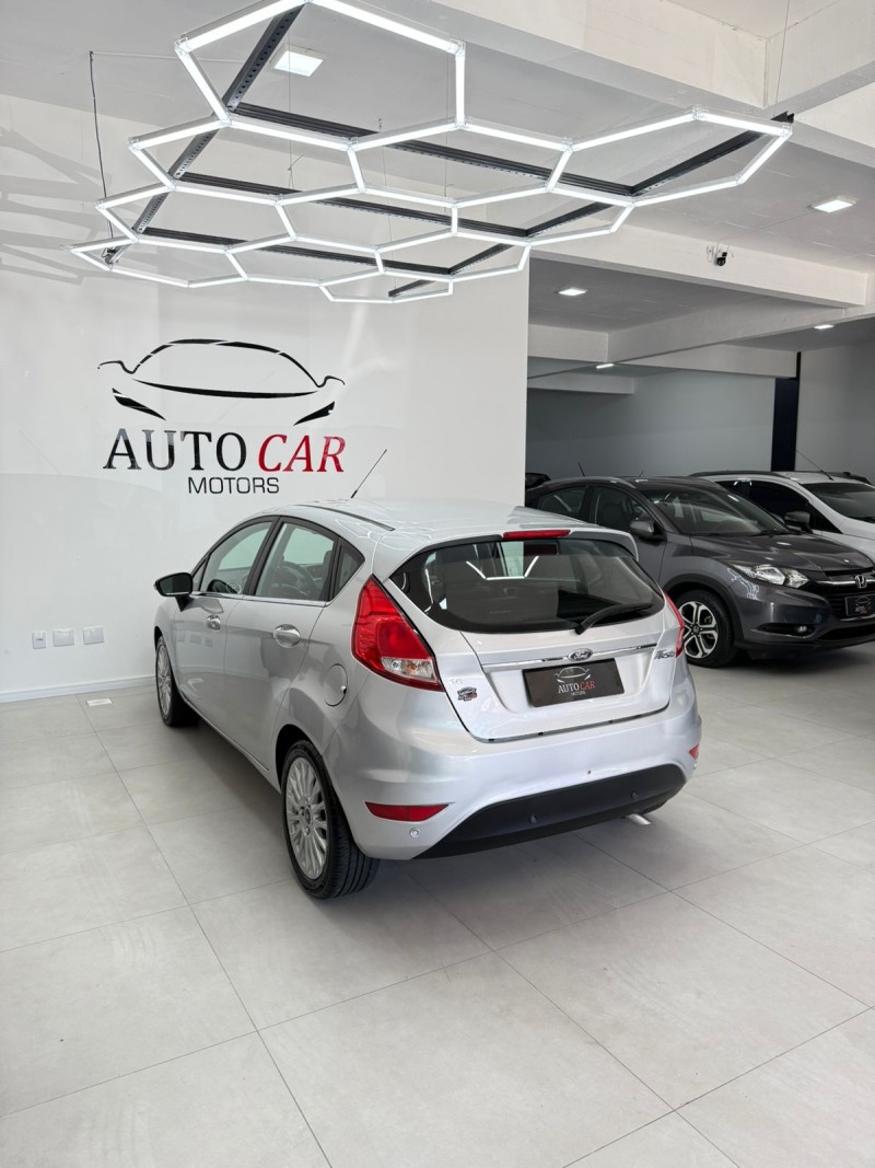 FIESTA 1.6 TITANIUM HATCH 16V FLEX 4P AUTOMÁTICO - 2014 - CAXIAS DO SUL