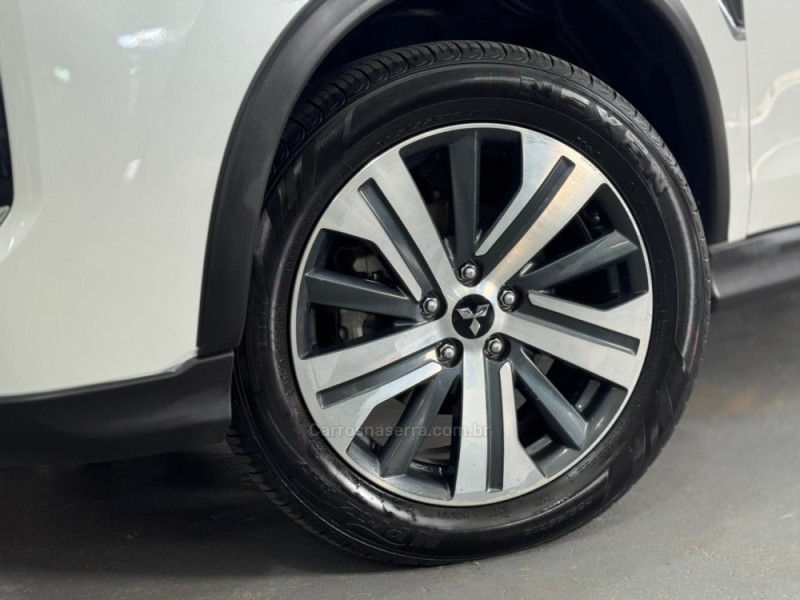 OUTLANDER 2.0 MIVEC HPE GASOLINA 4P AUTOMÁTICO - 2022 - SANTA CRUZ DO SUL