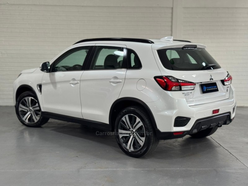 OUTLANDER 2.0 MIVEC HPE GASOLINA 4P AUTOMÁTICO - 2022 - SANTA CRUZ DO SUL