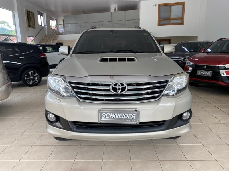 HILUX SW4 3.0 SRV 4X4 16V TURBO INTERCOOLER DIESEL 4P AUTOMÁTICO - 2015 - NOVA PETRóPOLIS
