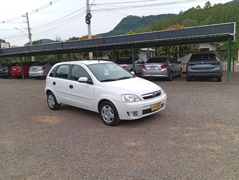 CORSA 1.4 MPFI MAXX 8V FLEX 4P MANUAL - 2011 - PICADA CAFé