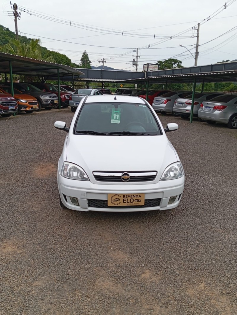 CORSA 1.4 MPFI MAXX 8V FLEX 4P MANUAL - 2011 - PICADA CAFé