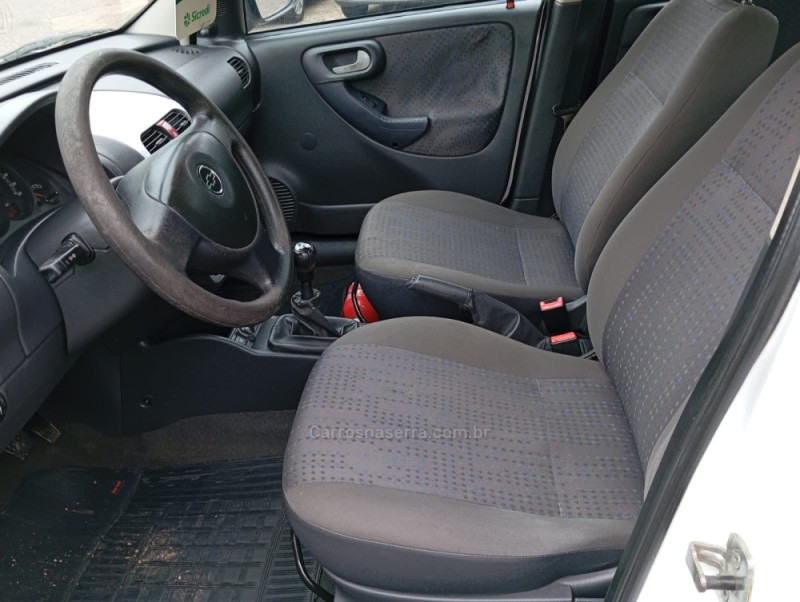 CORSA 1.4 MPFI MAXX 8V FLEX 4P MANUAL - 2011 - PICADA CAFé