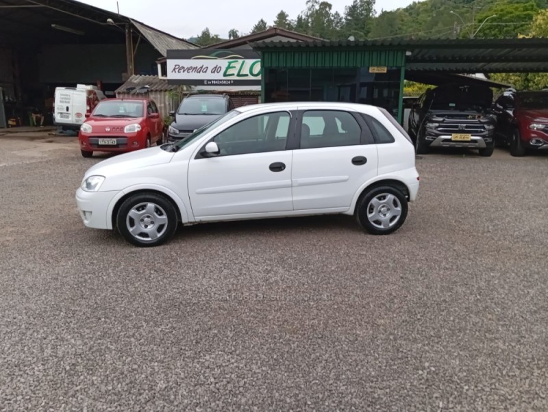 CORSA 1.4 MPFI MAXX 8V FLEX 4P MANUAL - 2011 - PICADA CAFé