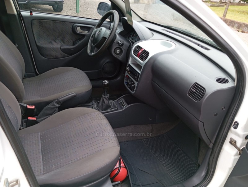 CORSA 1.4 MPFI MAXX 8V FLEX 4P MANUAL - 2011 - PICADA CAFé