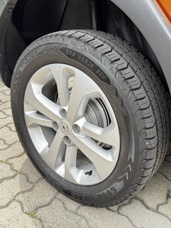 SANDERO 1.6 STEPWAY 8V FLEX 4P MANUAL - 2015 - CAXIAS DO SUL