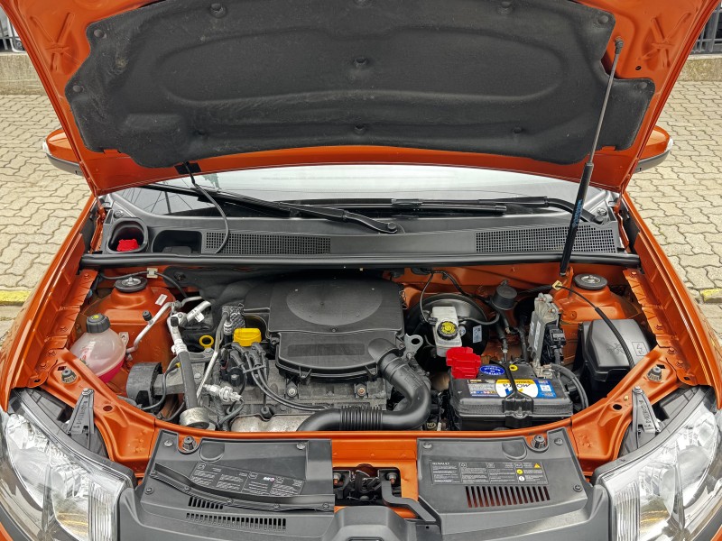 SANDERO 1.6 STEPWAY 8V FLEX 4P MANUAL - 2015 - CAXIAS DO SUL