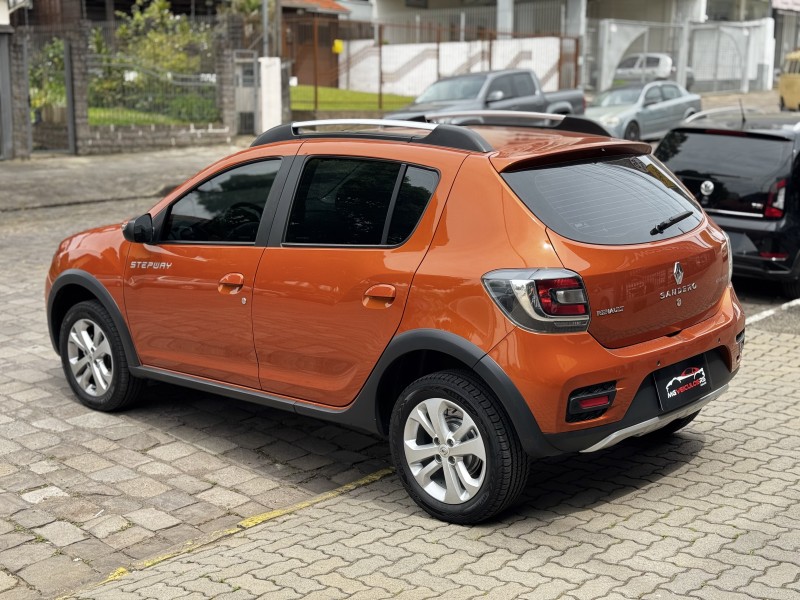 SANDERO 1.6 STEPWAY 8V FLEX 4P MANUAL - 2015 - CAXIAS DO SUL