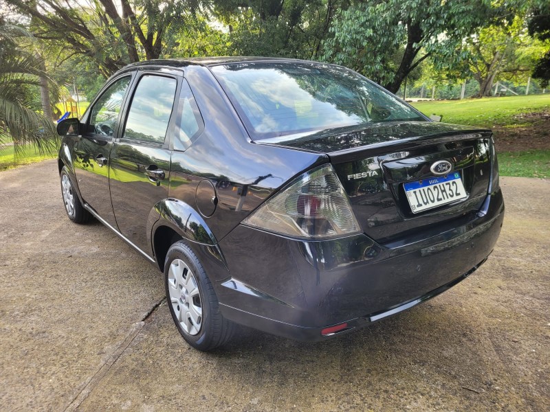 FIESTA 1.6 MPI CLASS SEDAN 8V FLEX 4P MANUAL - 2014 - VENâNCIO AIRES