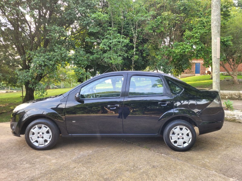 FIESTA 1.6 MPI CLASS SEDAN 8V FLEX 4P MANUAL - 2014 - VENâNCIO AIRES