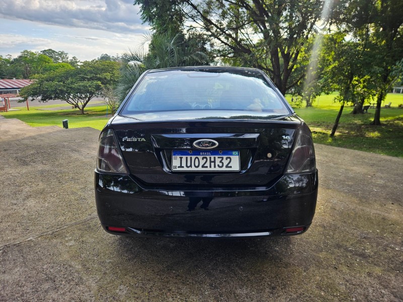 FIESTA 1.6 MPI CLASS SEDAN 8V FLEX 4P MANUAL - 2014 - VENâNCIO AIRES