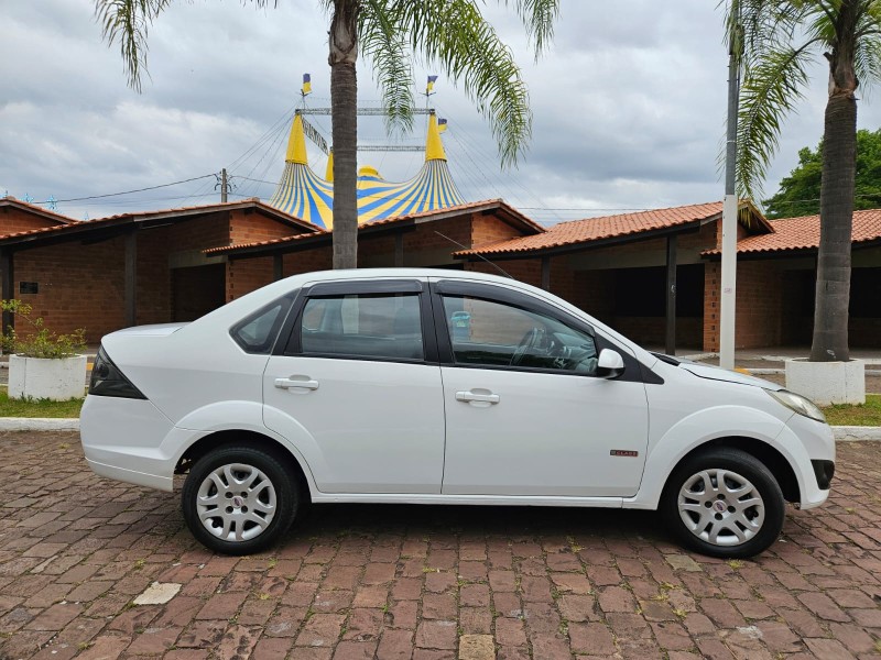 FIESTA 1.6 MPI CLASS SEDAN 8V FLEX 4P MANUAL - 2013 - VENâNCIO AIRES