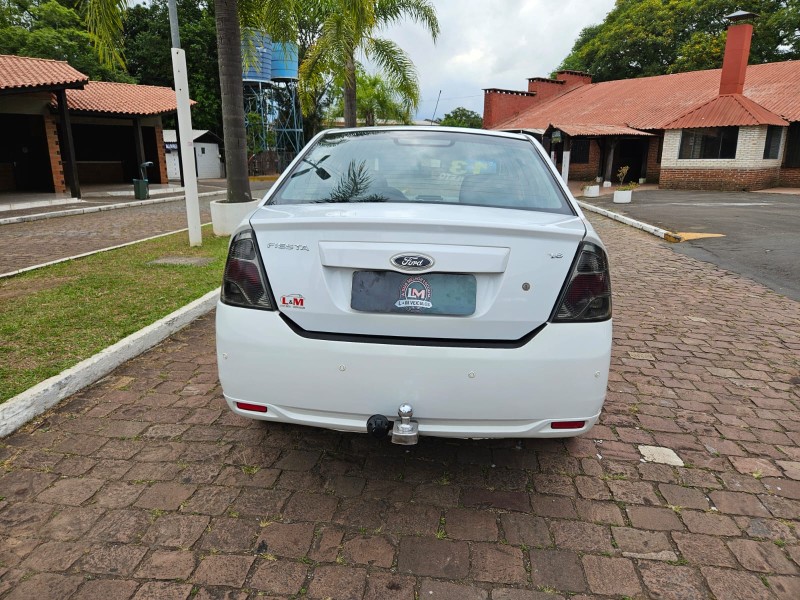 FIESTA 1.6 MPI CLASS SEDAN 8V FLEX 4P MANUAL - 2013 - VENâNCIO AIRES