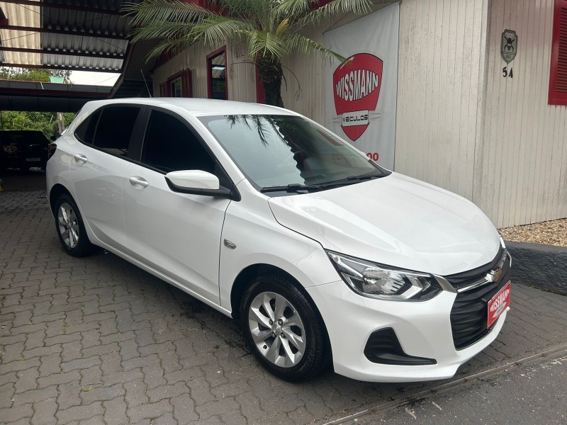 onix 1.0 lt 12v flex 4p manual 2023 tres coroas