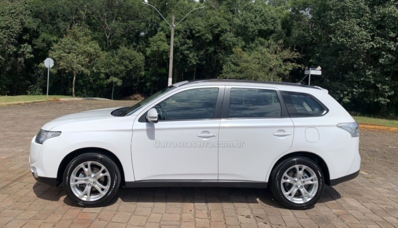 OUTLANDER 2.0 16V GASOLINA 4P AUTOMÁTICO - 2015 - GUAPORé