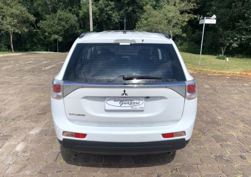 OUTLANDER 2.0 16V GASOLINA 4P AUTOMÁTICO - 2015 - GUAPORé