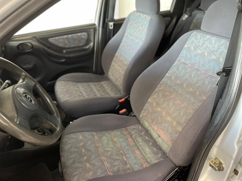 CELTA 1.0 MPFI 8V GASOLINA 4P MANUAL - 2003 - BOM PRINCíPIO