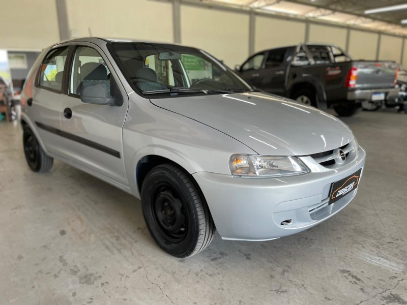 CELTA 1.0 MPFI 8V GASOLINA 4P MANUAL - 2003 - BOM PRINCíPIO