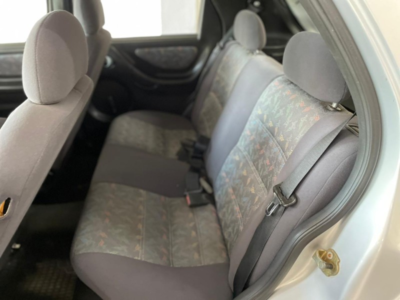 CELTA 1.0 MPFI 8V GASOLINA 4P MANUAL - 2003 - BOM PRINCíPIO