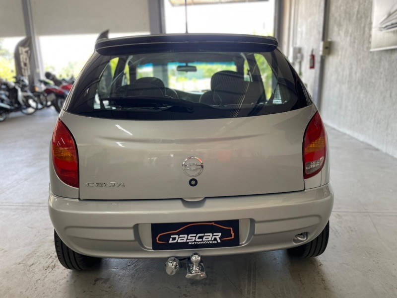 CELTA 1.0 MPFI 8V GASOLINA 4P MANUAL - 2003 - BOM PRINCíPIO