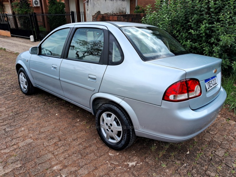 CORSA 1.0 MPFI CLASSIC SEDAN LIFE 8V FLEX 4P MANUAL - 2011 - BENTO GONçALVES