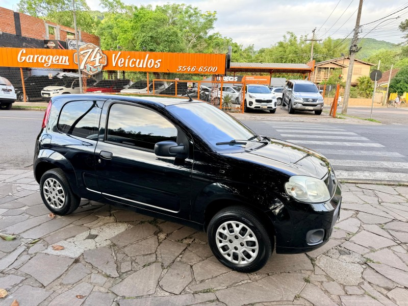 UNO 1.0 EVO VIVACE 8V FLEX 2P MANUAL - 2014 - TRêS COROAS