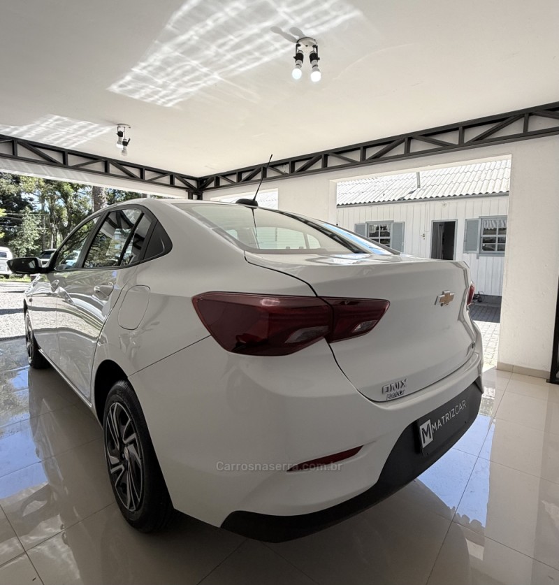 ONIX 1.0 LT 12V FLEX 4P MANUAL - 2025 - CANELA