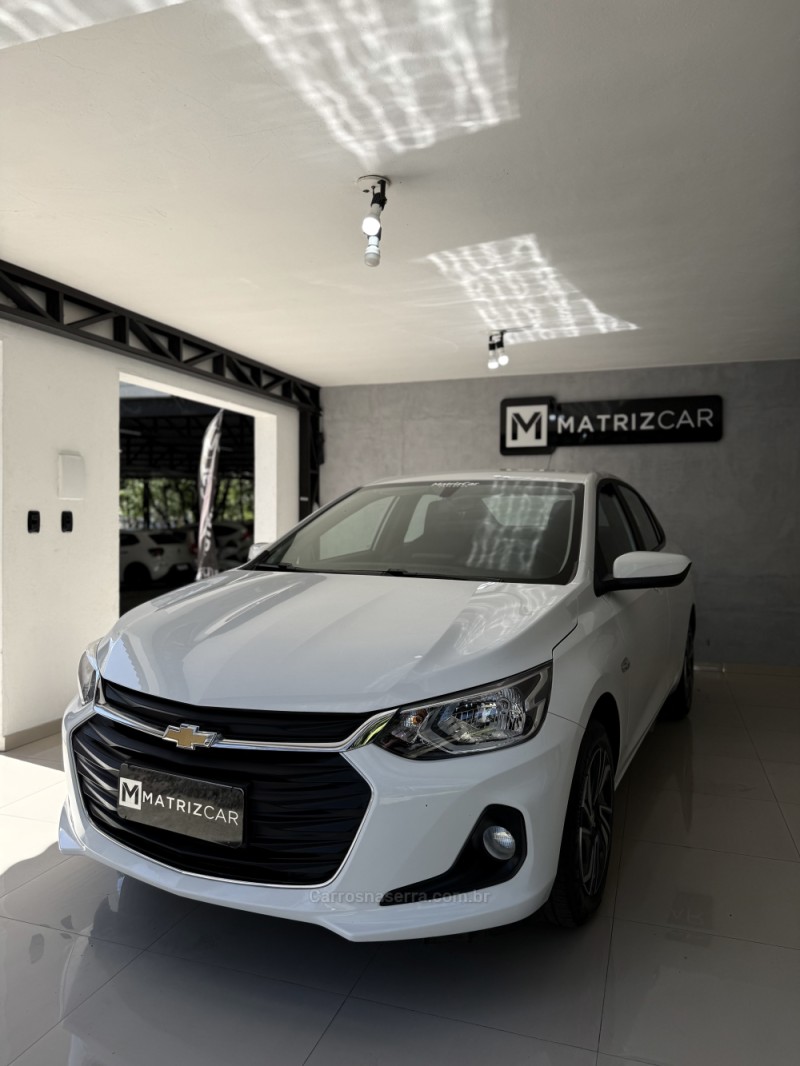 ONIX 1.0 LT 12V FLEX 4P MANUAL - 2025 - CANELA