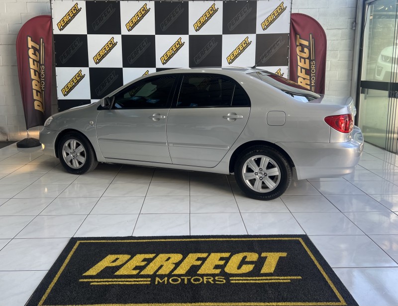 COROLLA 1.8 SE-G 16V GASOLINA 4P AUTOMÁTICO - 2005 - PORTãO