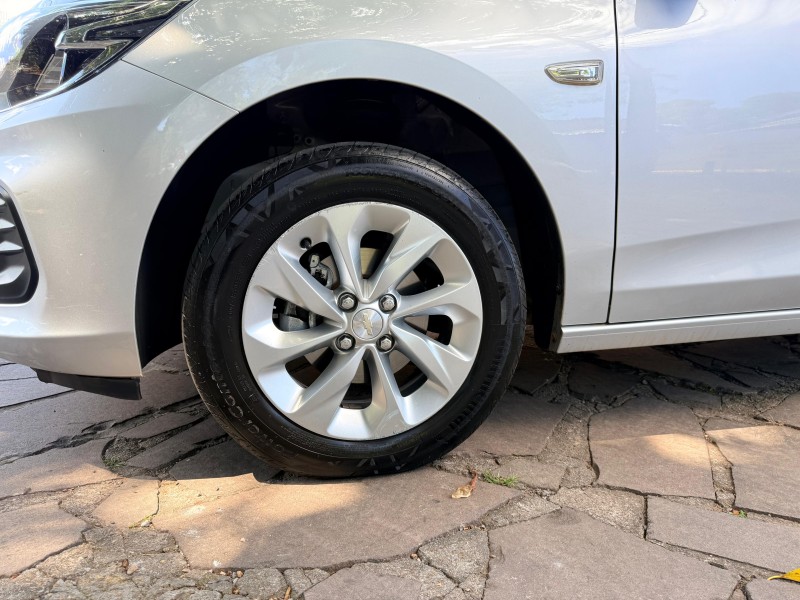 ONIX 1.0 LT 12V TURBO FLEX 4P MANUAL - 2021 - TRêS COROAS