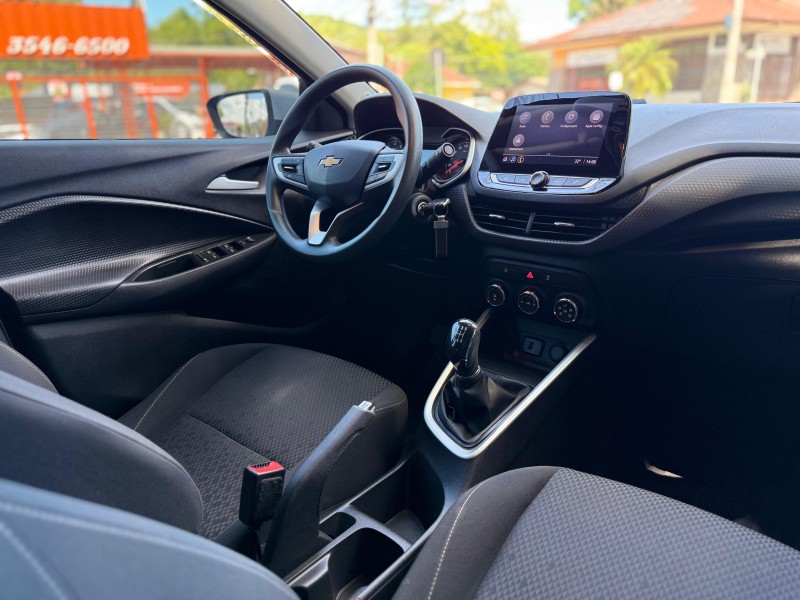 ONIX 1.0 LT 12V TURBO FLEX 4P MANUAL - 2021 - TRêS COROAS