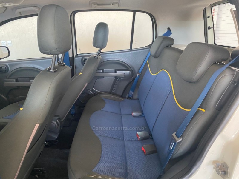 UNO 1.0 EVO VIVACE 8V FLEX 4P MANUAL - 2014 - LAJEADO