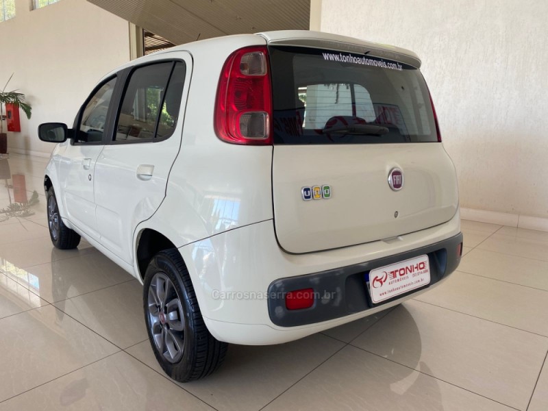UNO 1.0 EVO VIVACE 8V FLEX 4P MANUAL - 2014 - LAJEADO