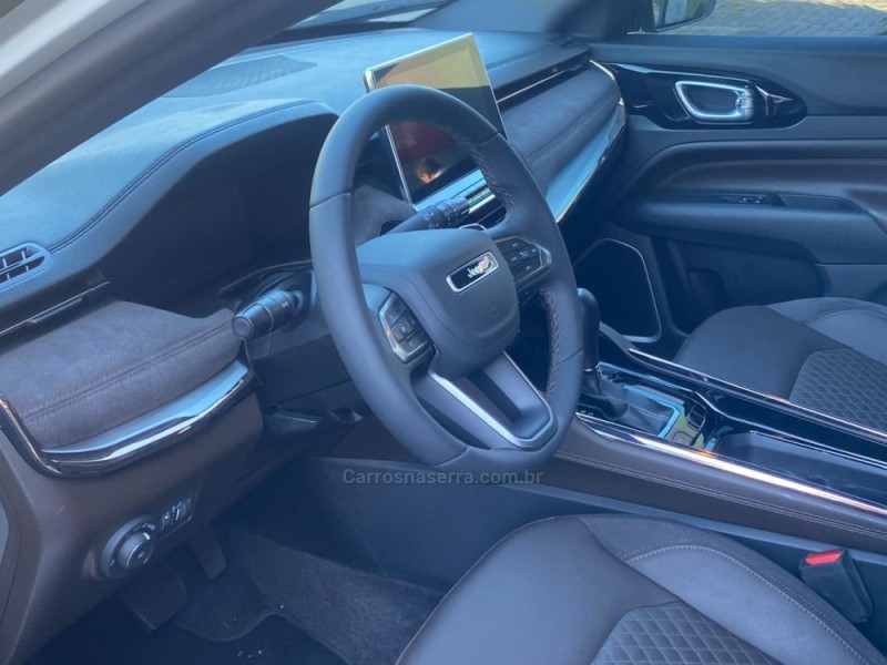 COMMANDER 1.3 OVERLAND T270 16V 4X2 TURBO FLEX 4P AUTOMÁTICO - 2023 - BENTO GONçALVES