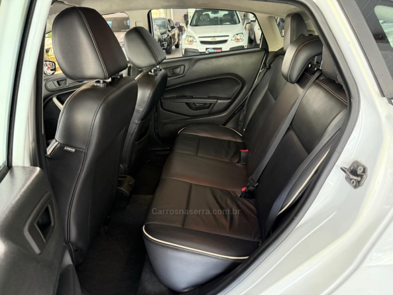 FIESTA 1.6 SE HATCH 16V FLEX 4P MANUAL - 2013 - NOVO HAMBURGO