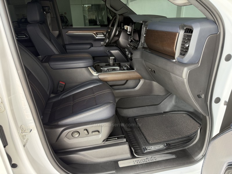 SILVERADO 5.3 1500 HIGH 4X4 COUNTRY GASOLINA 4X4 AUTOMÁTICO - 2024 - BENTO GONçALVES