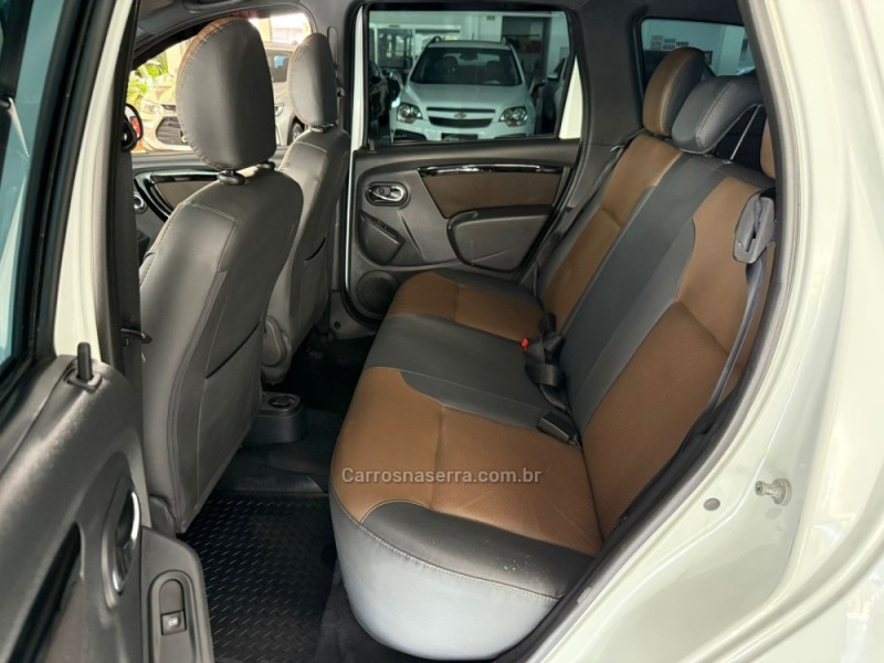 DUSTER 1.6 DYNAMIQUE 4X2 16V FLEX 4P MANUAL - 2016 - NOVO HAMBURGO